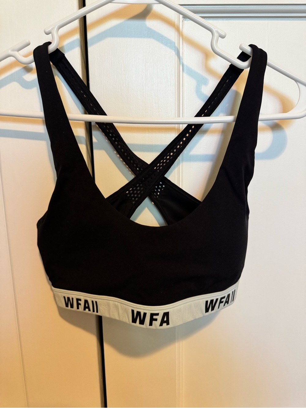 White Fox Boutique Black Crossback Sports Bra